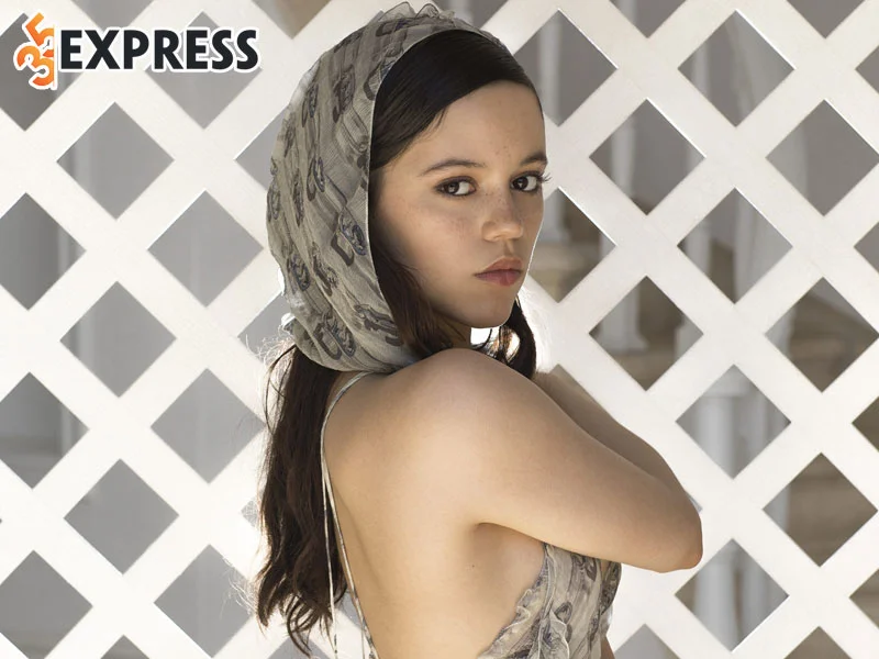su-nghiep-dien-xuat-cua-jenna-ortega-35express