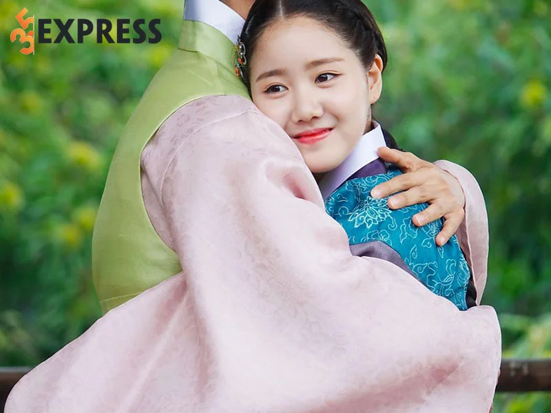 su-nghiep-dien-xuat-toa-sang-cua-jin-ji-hee-2-35express