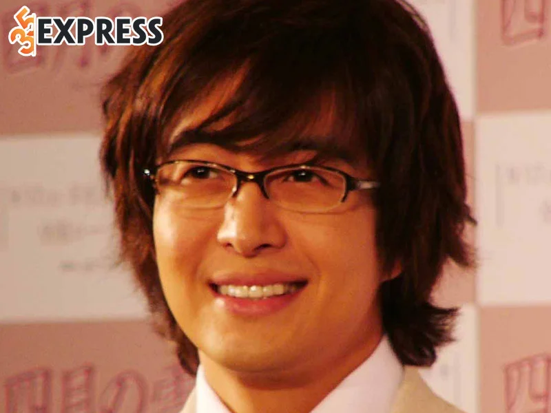su-nghiep-giai-tri-cua-ong-hoang-bae-yong-joon-1-35express