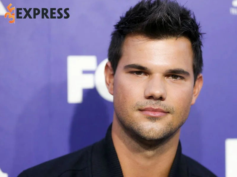 taylor-lautner-la-ai-1-35express