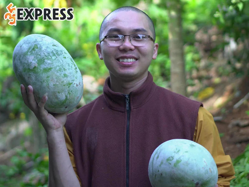 thay-thich-khai-tuan-chia-se-co-duyen-den-voi-tiktok-1-35express