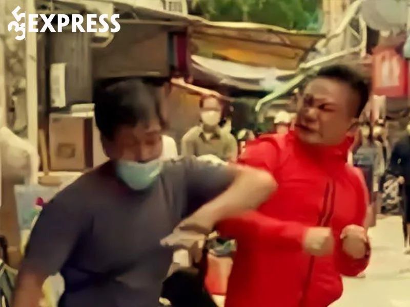tien-gia-lac-bi-hanh-hung-ngay-tren-duong-pho-35express