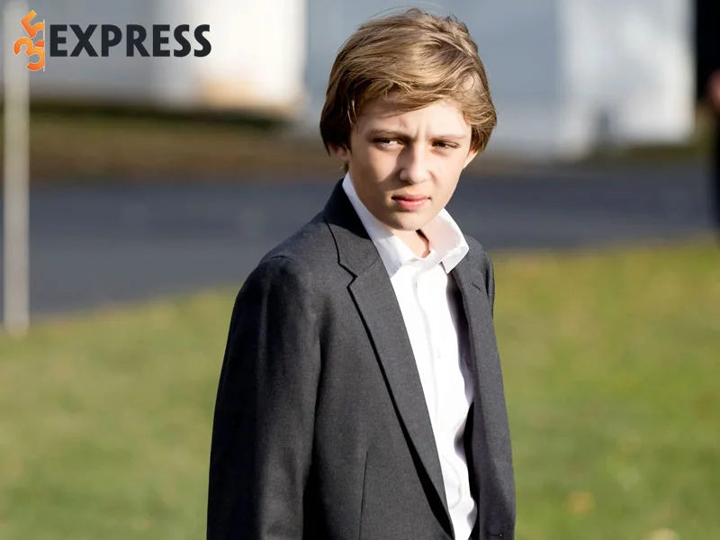 tom-tat-ly-lich-tieu-su-barron-trump-35express