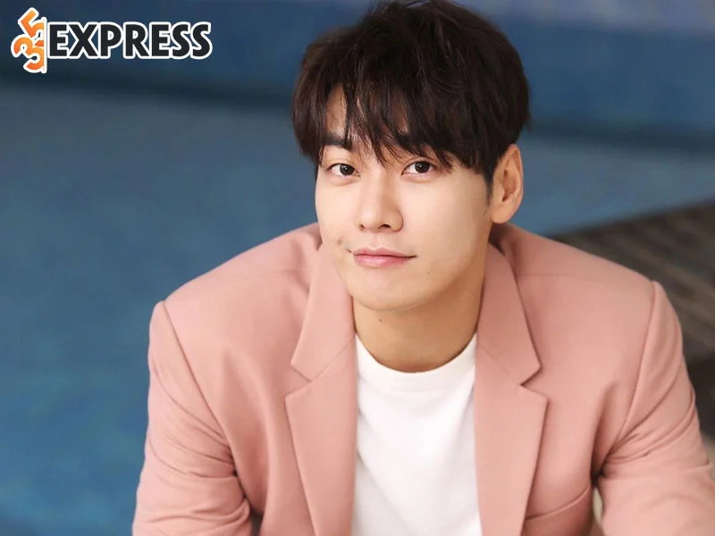 tom-tat-ly-lich-tieu-su-dien-vien-kim-young-kwang-35express