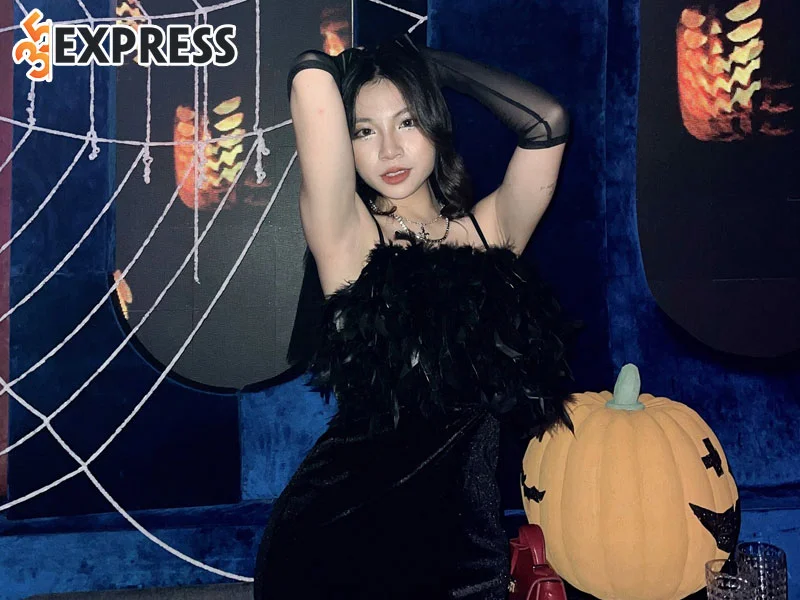 tom-tat-ly-lich-tieu-su-hoai-phuong-anh-35express