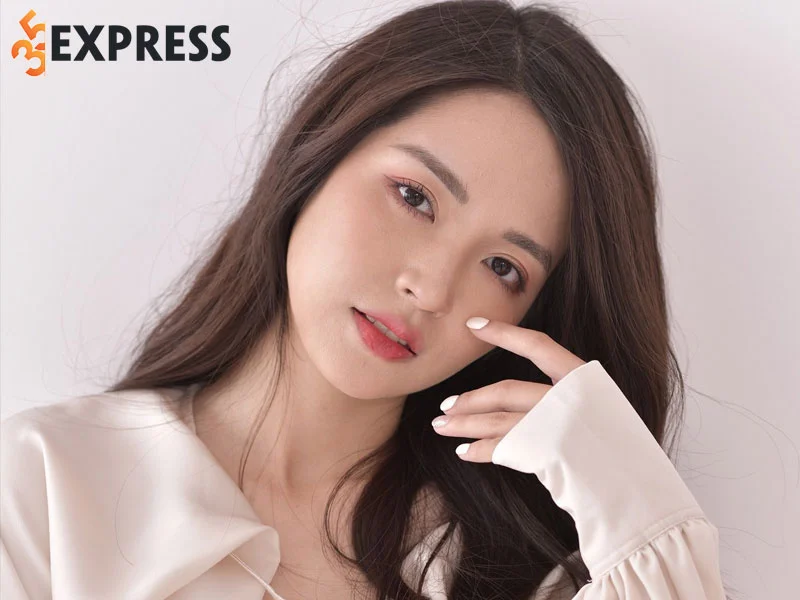 tom-tat-ly-lich-tieu-su-hot-girl-le-thi-phuong-thao-35express