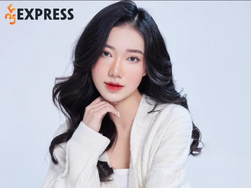 tom-tat-ve-ly-lich-tieu-su-cua-hot-girl-nguyen-thuc-anh-35express