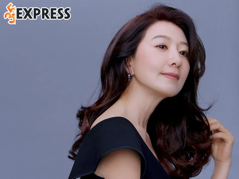 tom-tat-ve-ly-lich-tieu-su-cua-kim-hee-ae-35express