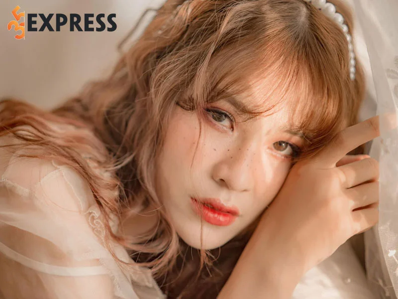 tom-tat-ve-ly-lich-tieu-su-cua-nga-chan-35express