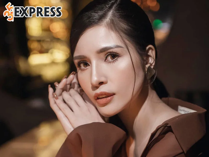 tom-tat-ve-ly-lich-tieu-su-cua-nguyet-fake-35express
