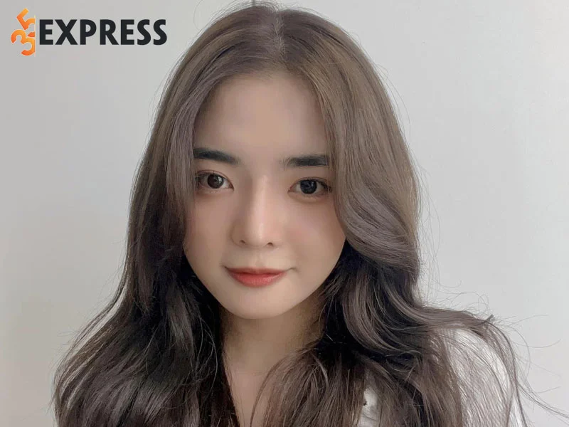tom-tat-ve-ly-lich-tieu-su-cua-thanh-truc-zybi-35express