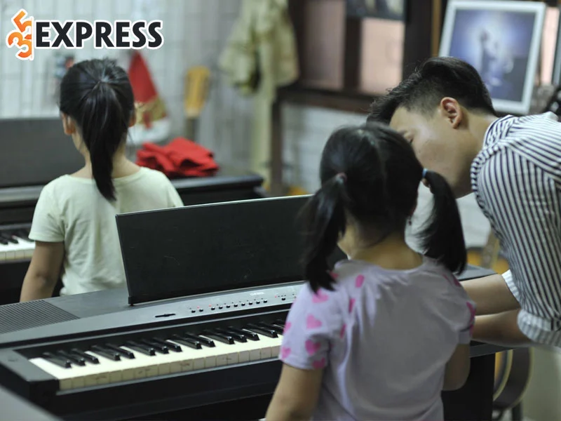 trung-tam-am-nhac-delah-lop-hoc-piano-ha-noi-cao-cap-35express