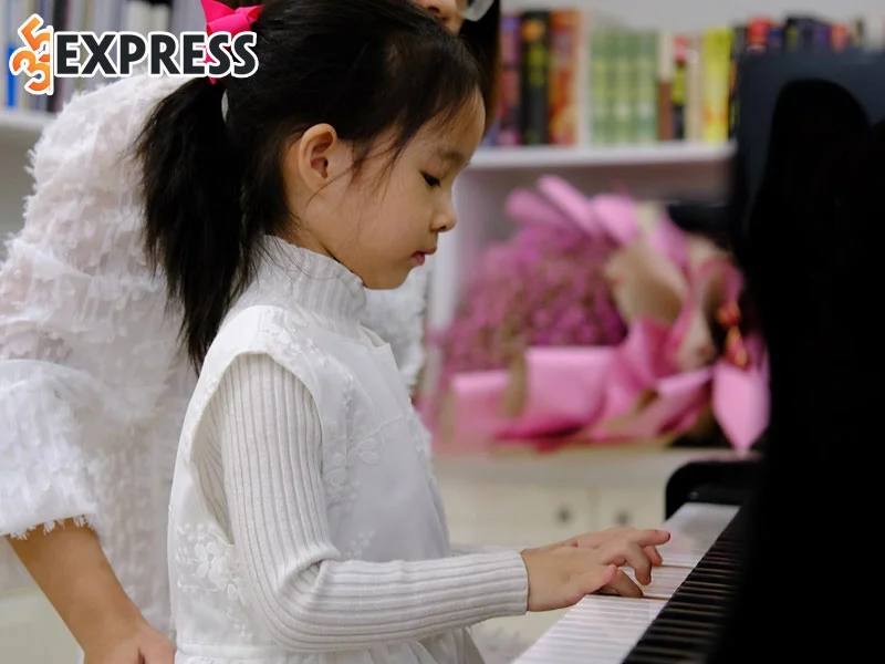 trung-tam-am-nhac-the-classic-lop-hoc-piano-tai-ha-noi-dang-de-theo-hoc-35express