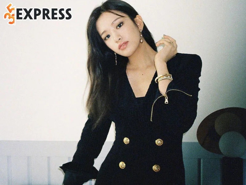 ahn-yujin-ive-la-ai-1-35express