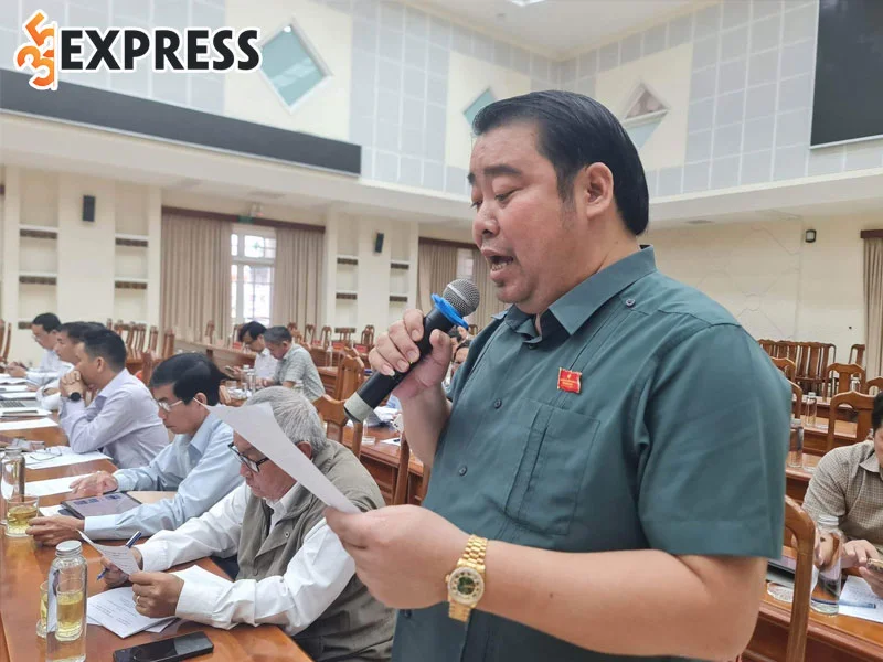 cong-an-vao-cuoc-vu-ong-nguyen-viet-dung-danh-nguoi-o-da-nang-35express