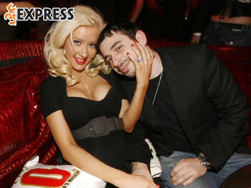 doi-tu-nu-ca-si-xinh-dep-christina-aguilera-35express