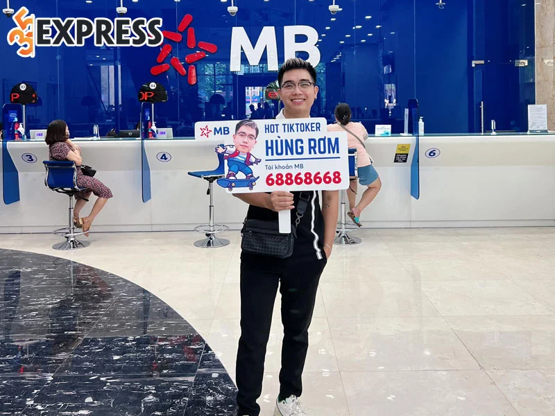 hanh-trinh-tro-nen-noi-tieng-cua-tiktoker-hung-rom-1-35express