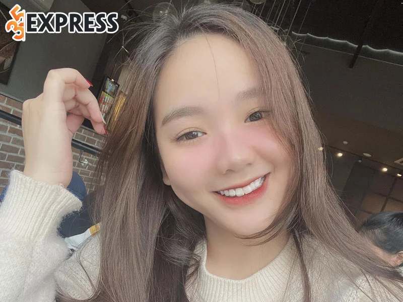 hot-girl-le-uyen-nhi-so-huu-ve-dep-ngay-tho-2-35express