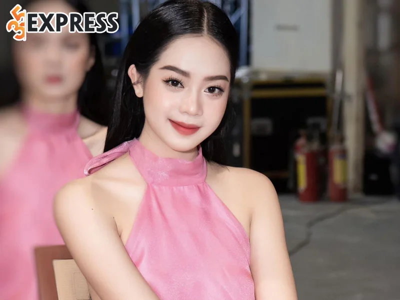 huynh-thi-thanh-thuy-dang-quang-hoa-hau-viet-nam-2022-1-35express