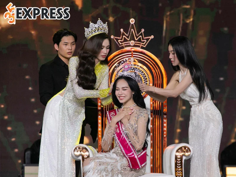 huynh-thi-thanh-thuy-dang-quang-hoa-hau-viet-nam-2022-3-35express