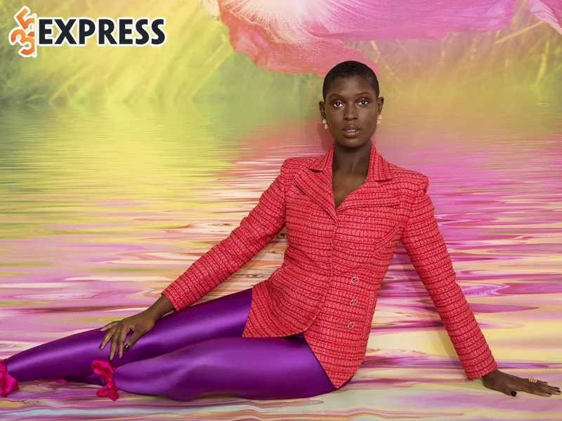 jodie-turner-smith-duoc-menh-danh-la-my-nhan-mac-dep-nam-2022-2-35express