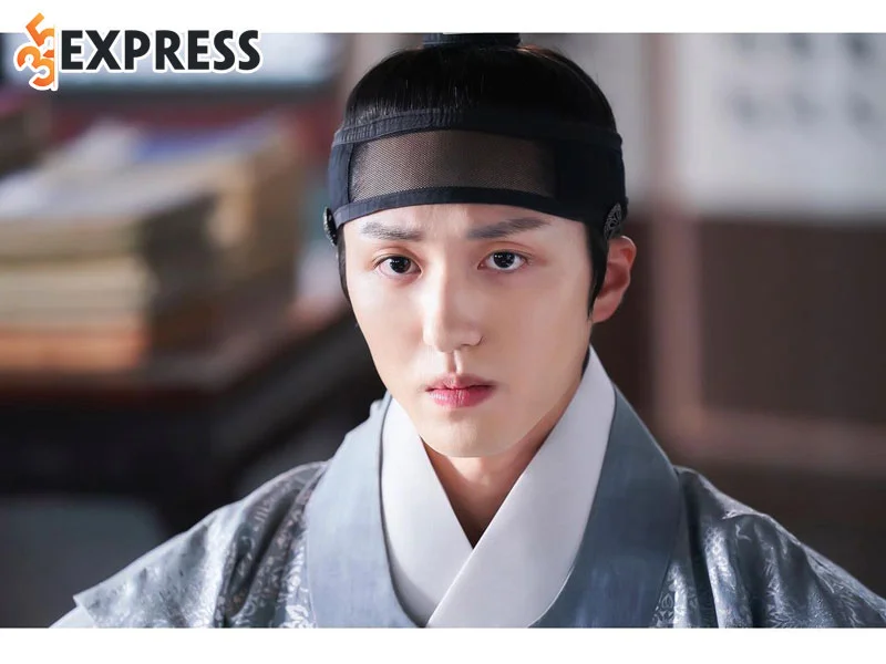 kang-chan-hee-hoa-phan-dien-trong-phim-duoi-bong-trung-dien-1-35express