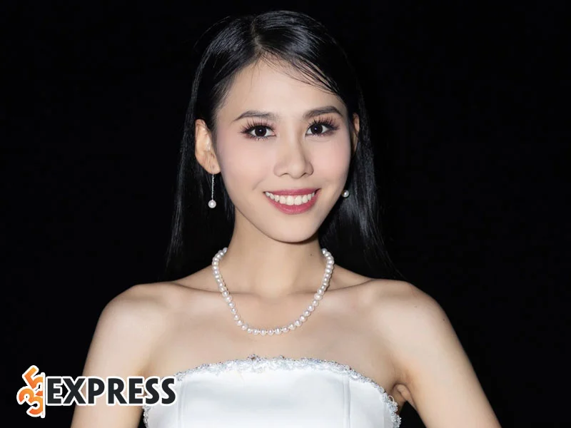 le-nguyen-ngoc-hang-tich-cuc-hoat-dong-vi-cong-dong-1-35express