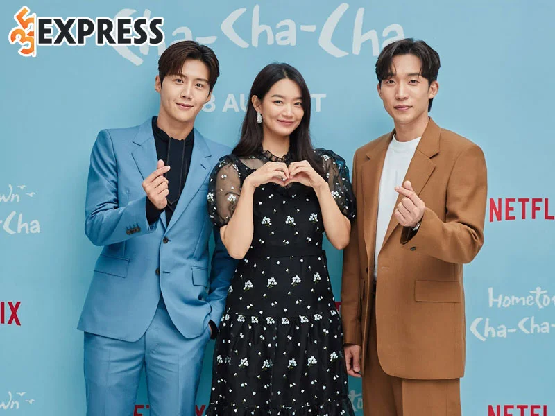 lee-sang-yi-de-lai-an-tuong-manh-me-trong-hometown-cha-cha-cha-dieu-cha-cha-cha-lang-bien-35express