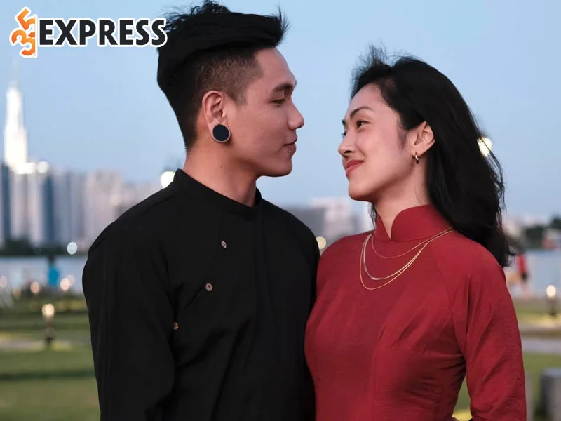 long-dinh-bi-mc-misoa-kim-anh-to-bao-luc-35express