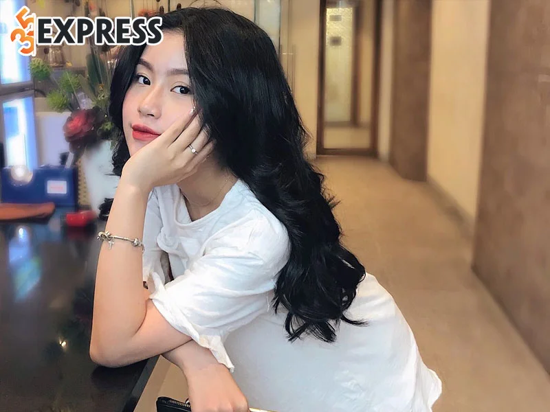 mot-so-hinh-anh-moi-nhat-cua-hot-girl-quynh-thi-3-35express