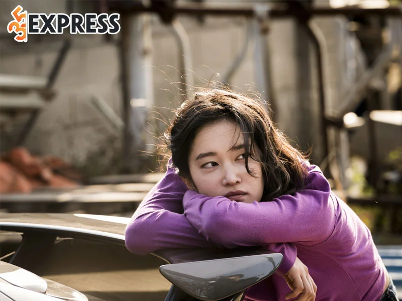 my-nhan-jeon-jong-seo-chuan-bi-co-vai-dien-moi-1-35express