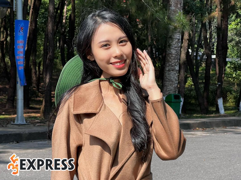 ngam-nhan-sac-doi-thuong-cua-a-hau-2-ngoc-hang-35express
