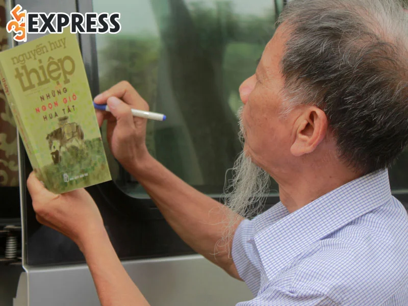 nhung-giai-thuong-lon-cua-nha-van-nguyen-huy-thiep-35express