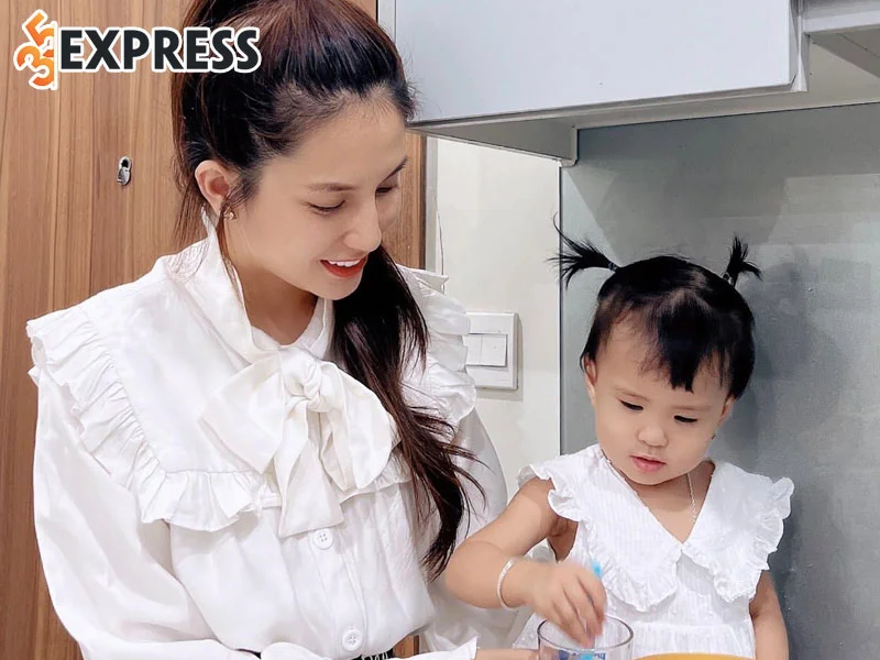 nu-chinh-thien-an-to-jack-ngung-chu-cap-tien-cho-con-hon-nua-nam-nay-1-35express