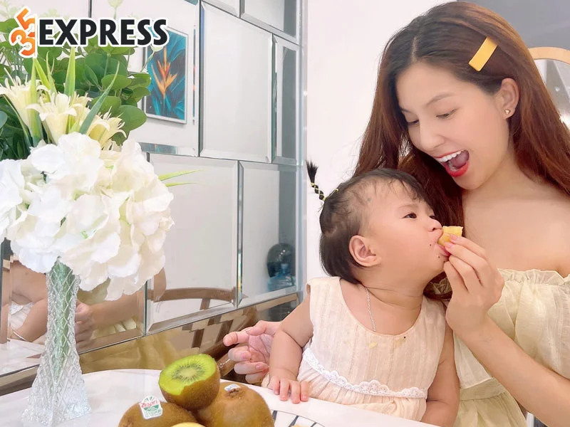 nu-chinh-thien-an-to-jack-ngung-chu-cap-tien-cho-con-hon-nua-nam-nay-35express