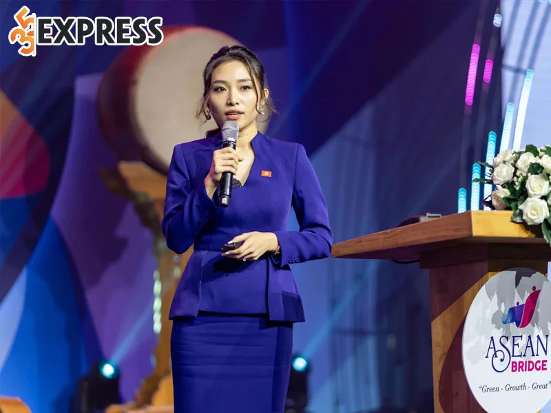 profile-khung-cua-sophia-nguyen-con-gai-ong-chu-tap-doan-phu-cuong-2-35express