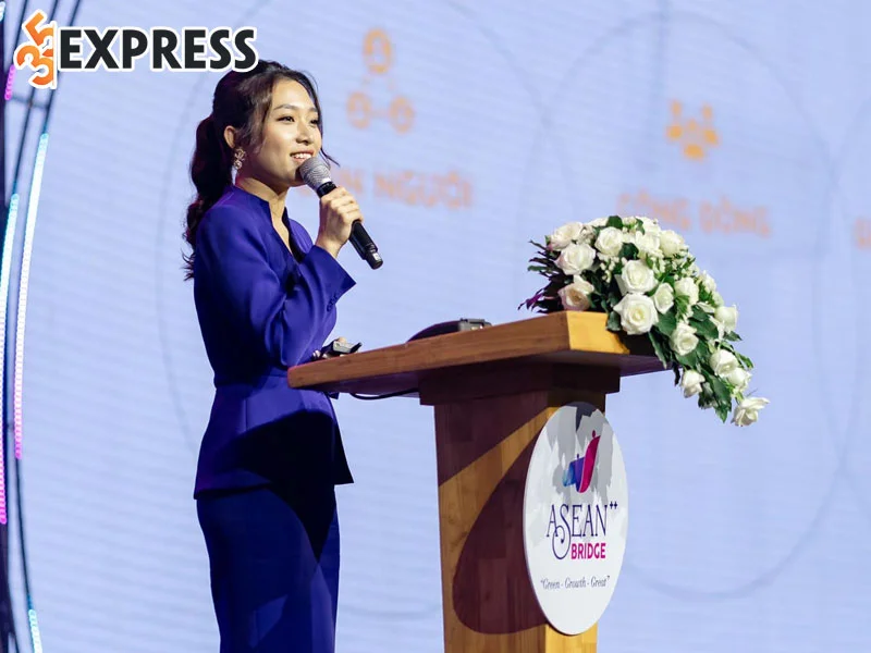 profile-khung-cua-sophia-nguyen-con-gai-ong-chu-tap-doan-phu-cuong-35express