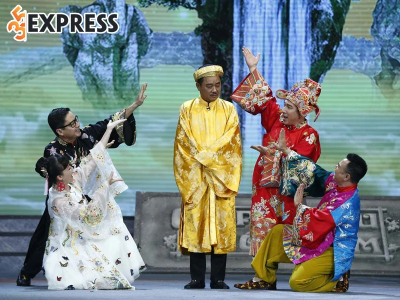 quoc-khanh-ngoc-hoang-liem-chinh-trong-gap-nhau-cuoi-nam-1-35express