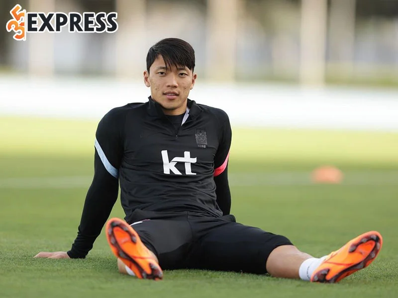 su-nghiep-bong-da-trong-nuoc-cua-cau-thu-hwang-hee-chan-2-35express