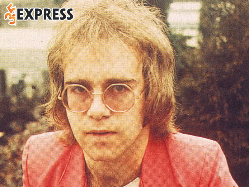 su-nghiep-ca-hat-cua-elton-john-1-35express