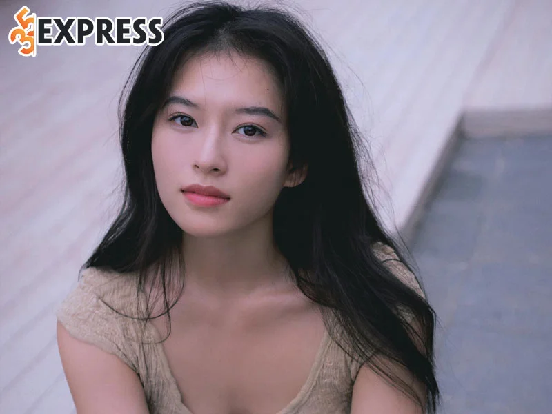 su-nghiep-cua-nguoi-mau-tre-nguyen-minh-ha-1-35express