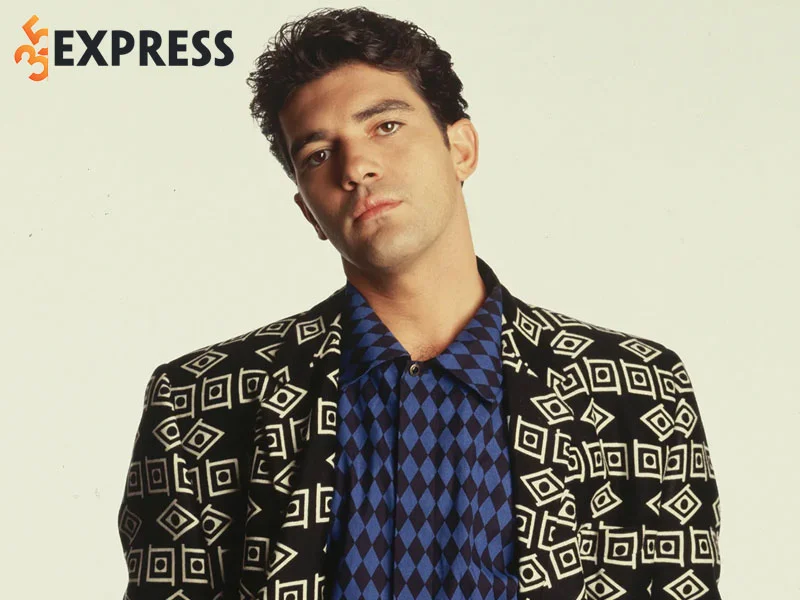 su-nghiep-dien-xuat-cua-antonio-banderas-35express