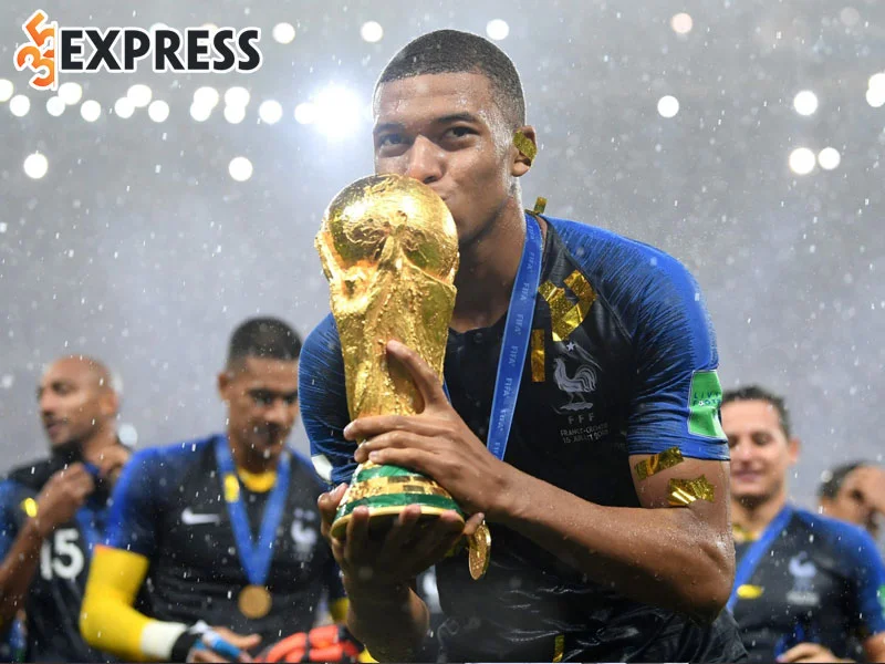 su-nghiep-quoc-te-cua-kylian-mbappe-1-35express