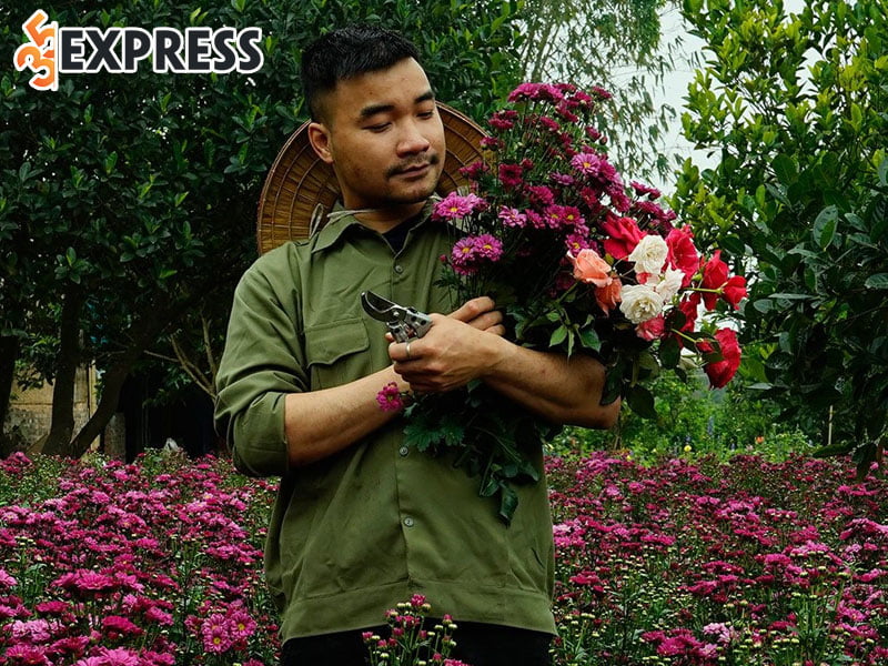 tiktoker-anh-nong-dan-cham-lam-viec-thien-2-35express