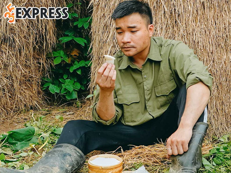 tiktoker-anh-nong-dan-cham-lam-viec-thien-35express