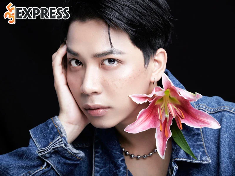 tom-tat-ve-ly-lich-tieu-su-cua-tiktoker-huynh-nhut-35express