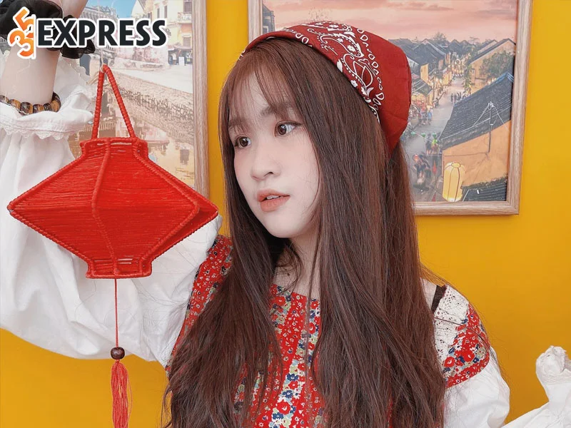 yen-noi-com-dien-tai-nang-nhung-cung-rat-khiem-ton-2-35express