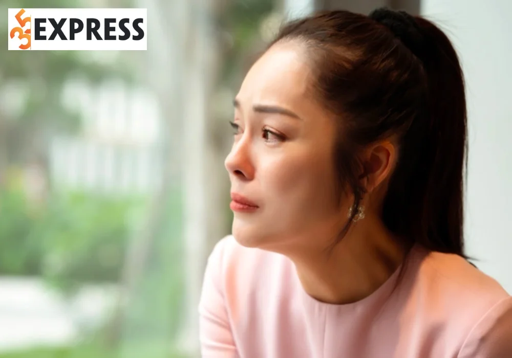 Dương Cẩm Lynh bật khóc khi nói về sự việc