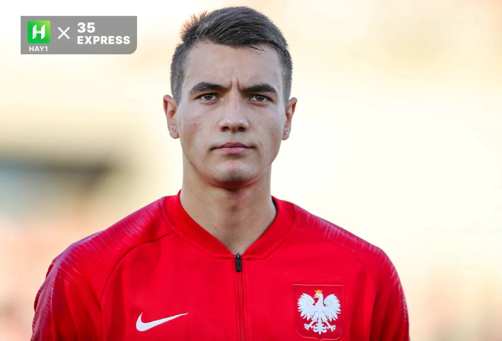 Jakub Kiwior - Trung vệ mới của Arsenal bên bạn gái nóng bỏng