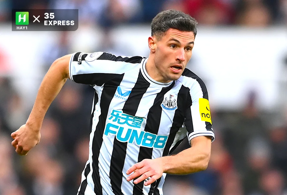 Fabian Schär là ai Món hời 3 triệu bảng của Newcastle